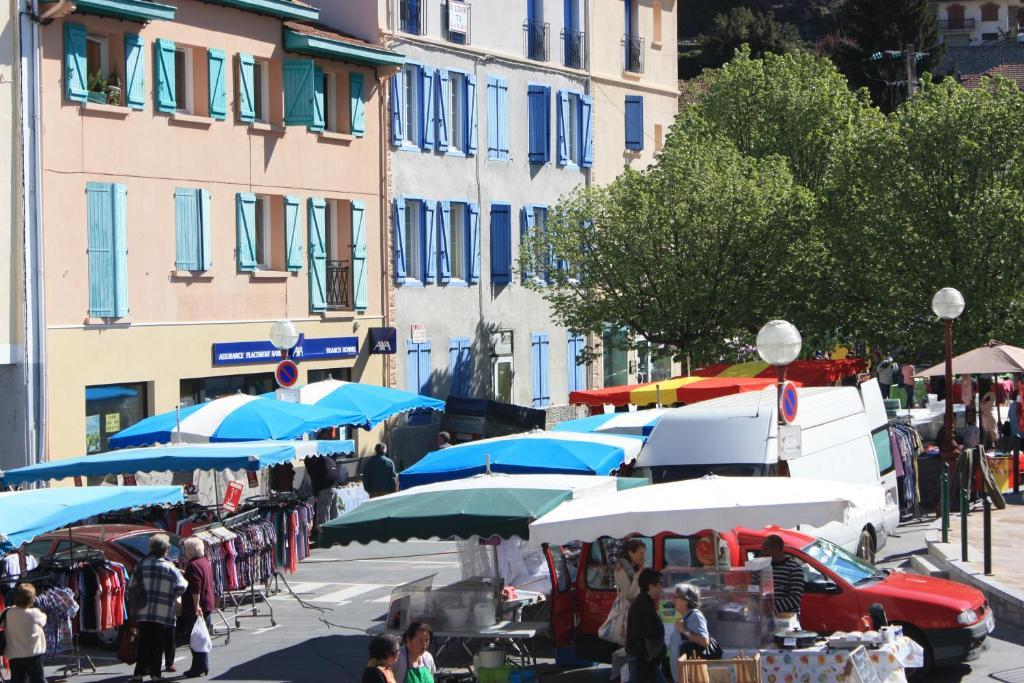 Hotel Le Bellevue Tarascon-sur-Ariège Exterior foto